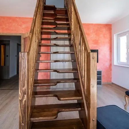 Pod Jeřábem, šanov 67, Aparthotel