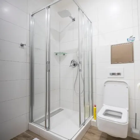 Pod Jerabem, Sanov 67, Lejlighedshotel 3*