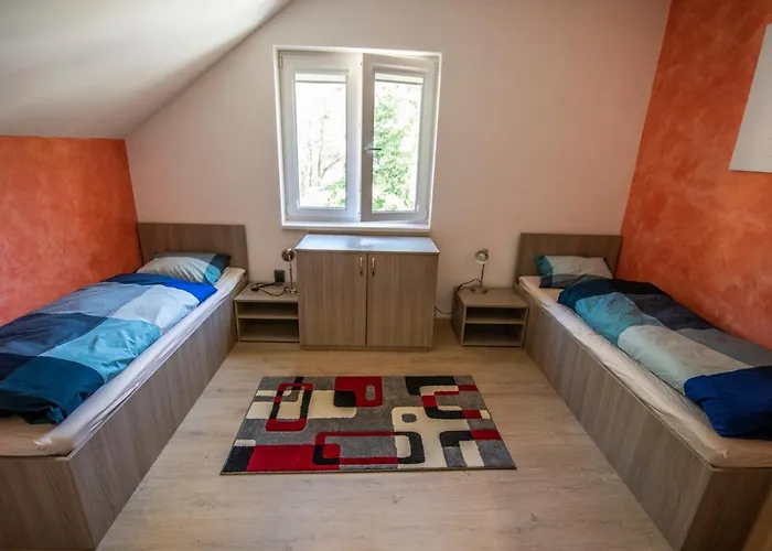 Lägenhetshotell Pod Jerabem, Sanov 67, 3*