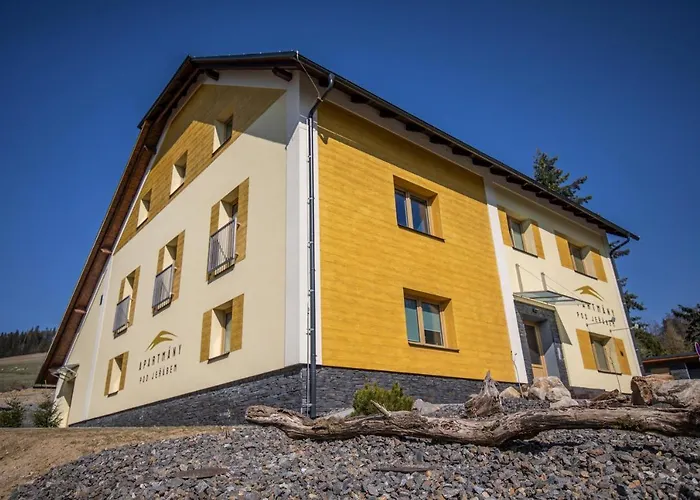 Pod Jerabem, Sanov 67, Lägenhetshotell Červená Voda