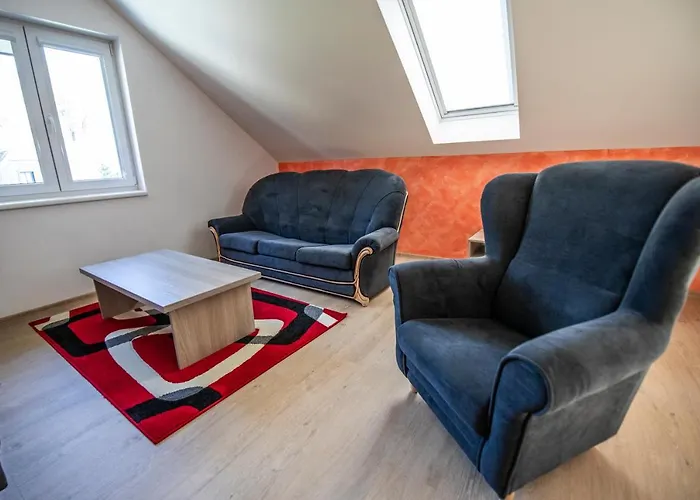 Apartmanhotel Pod Jerabem, Sanov 67, 3*